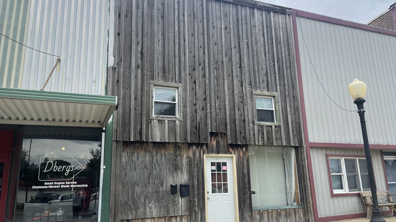 466 N Chestnut St, Minonk, IL 61760