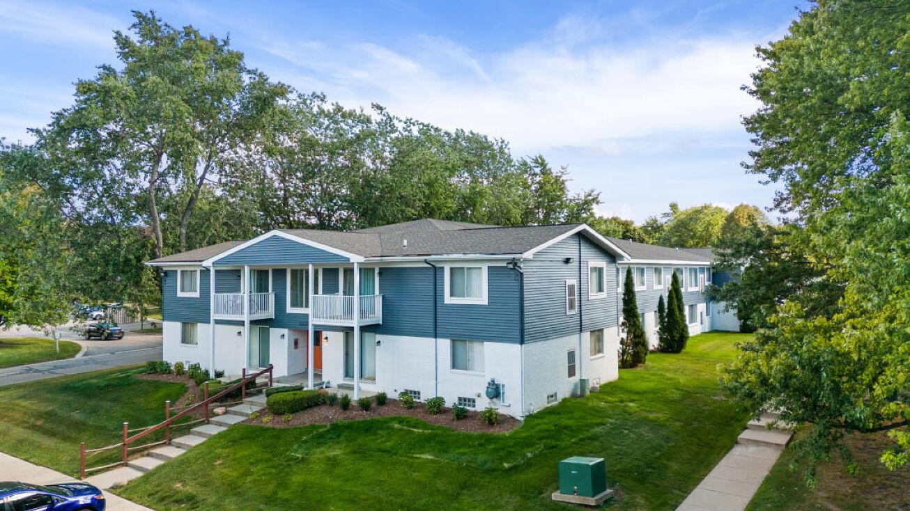 48200 W Pontiac Trail, Wixom, MI 48393