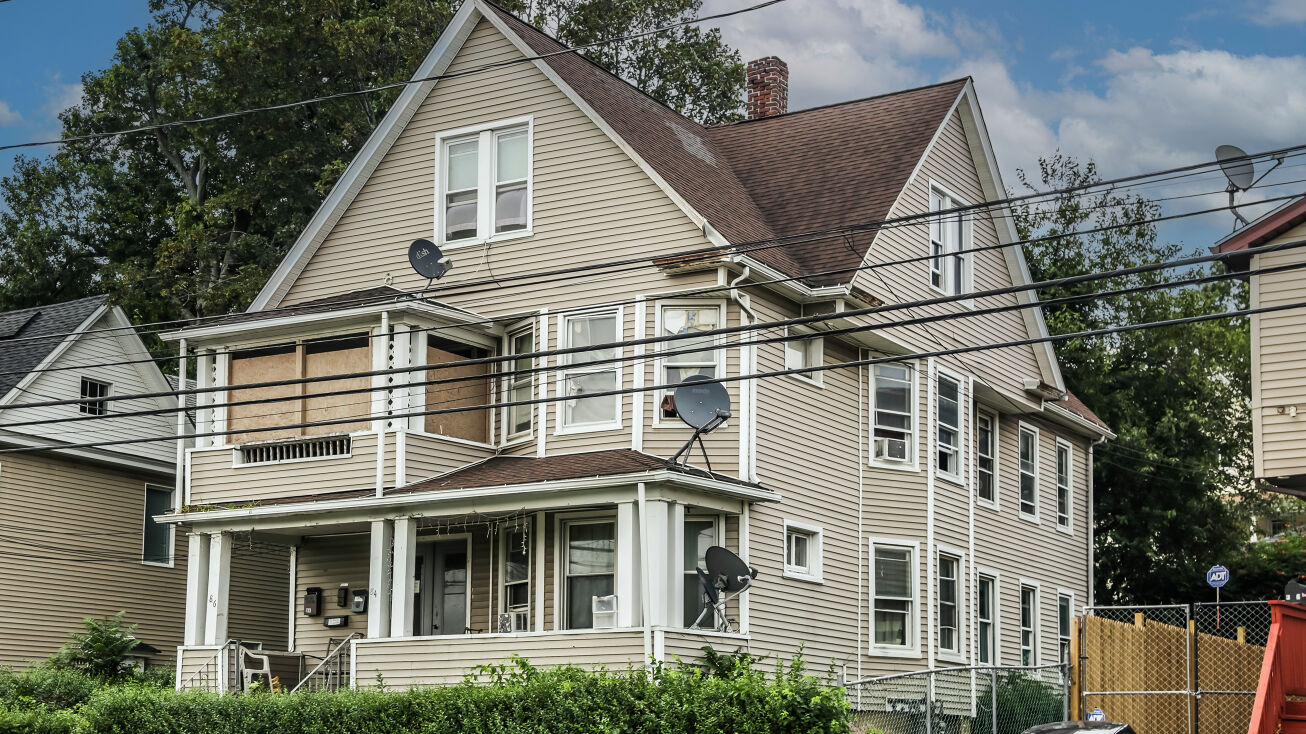 84 Bond St, Bridgeport, CT 06610