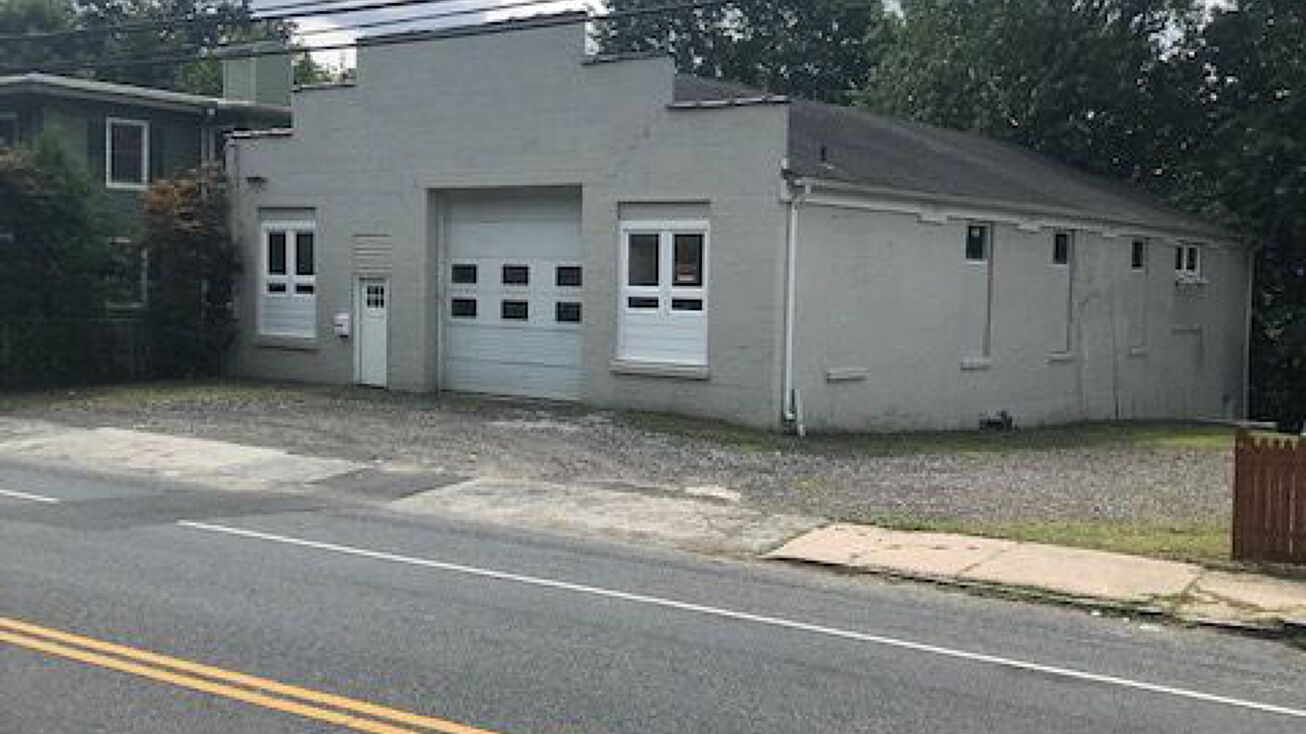 196 Derby Ave, Derby, CT 06418