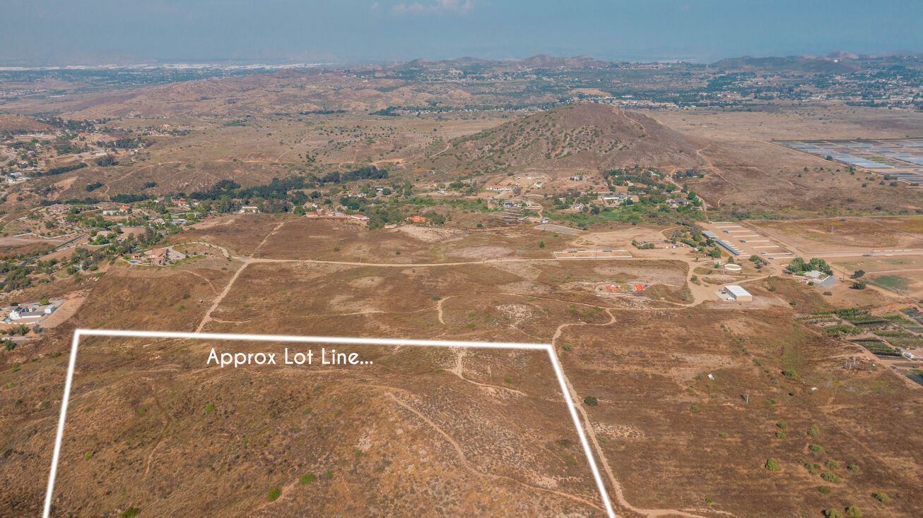 Capello Dr, Lake Mathews, CA 92570