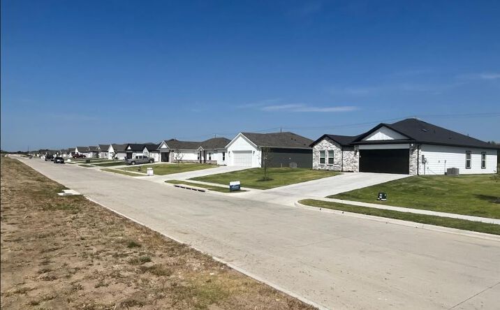 Pictures of Multifamily property located at Skylane Ave, Corsicana, TX 75109 for sales - image #1