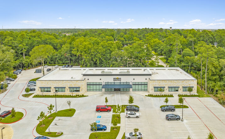 Pictures of Office property located at 1890 Research Forest Dr, Shenandoah, TX 77381 for comps - image #1