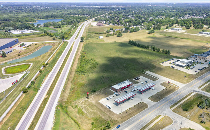 Pictures of Land property located at Sergeant Rd, Waterloo, IA 50701 for sales - image #1