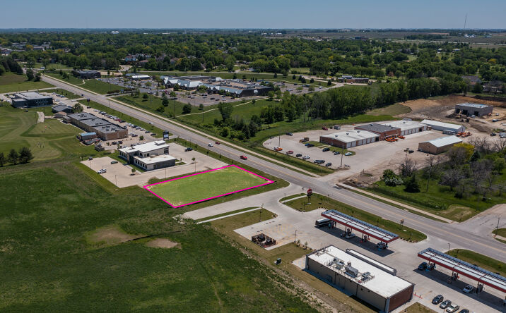 Pictures of Land property located at W Ridgeway Ave, Waterloo, IA 50701 for sales - image #1