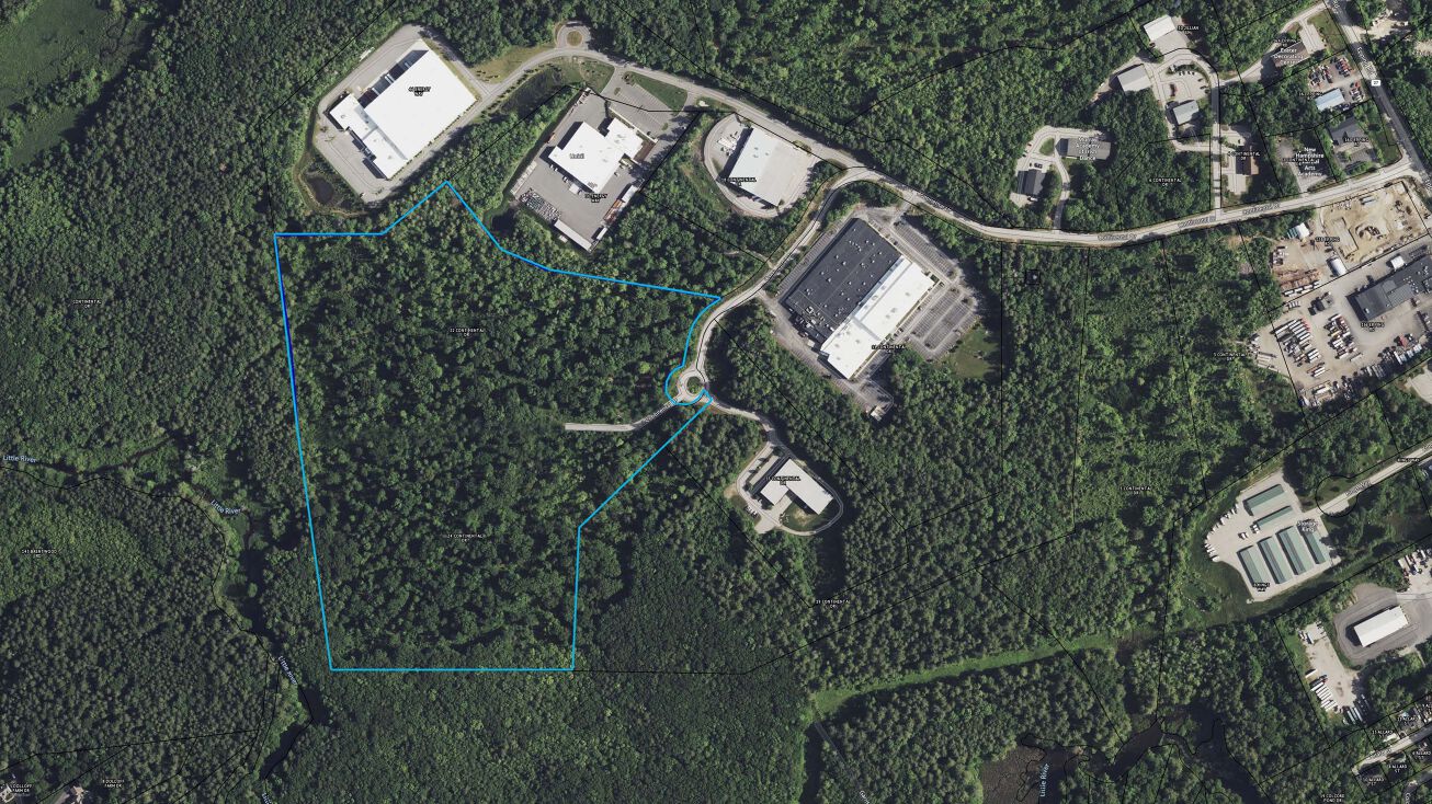22 24 Continental Dr, Exeter, NH 03833