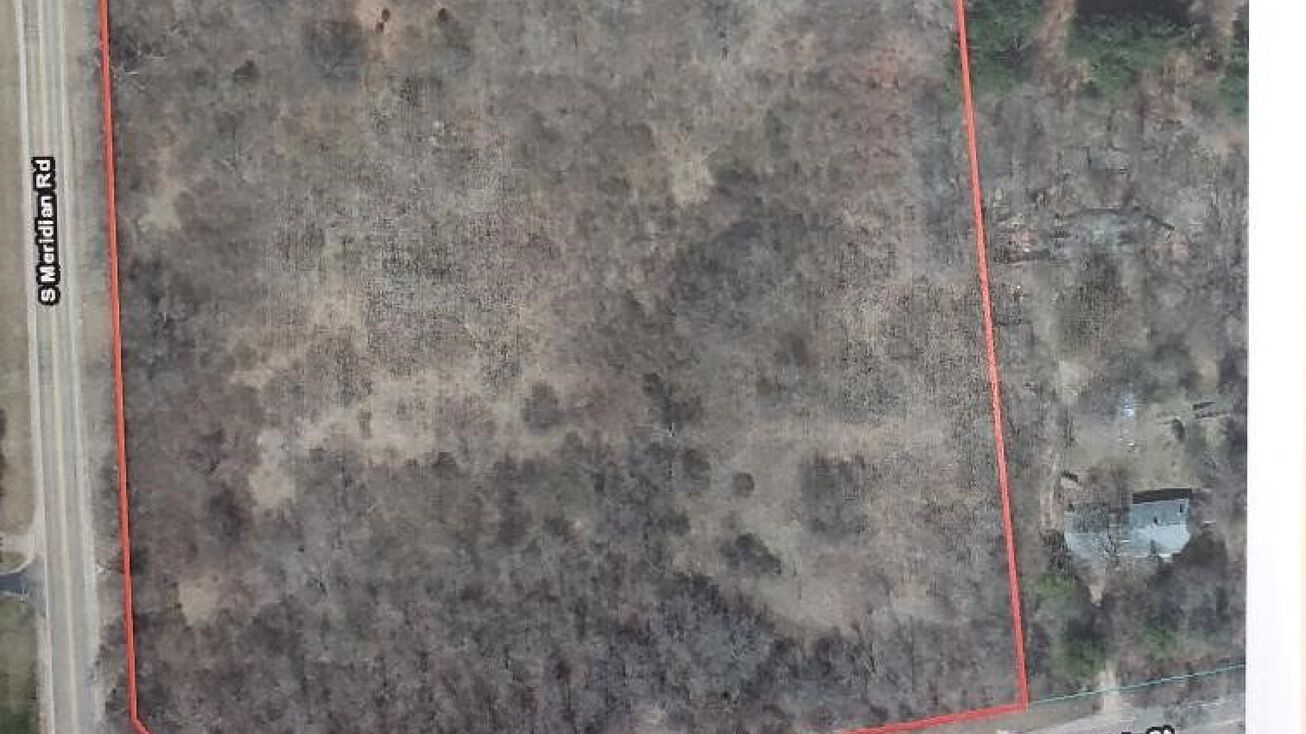 65XX Meridian Rd, Rockford, IL 61102