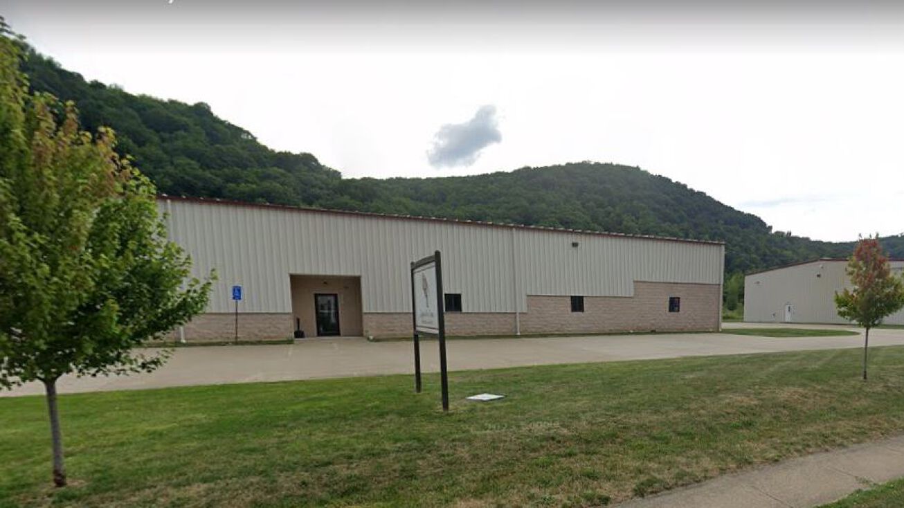 1308 Pennsylvania Ave W, Warren, PA 16365