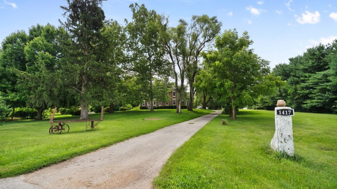 1417 W Gump Rd, Huntertown, IN 46748