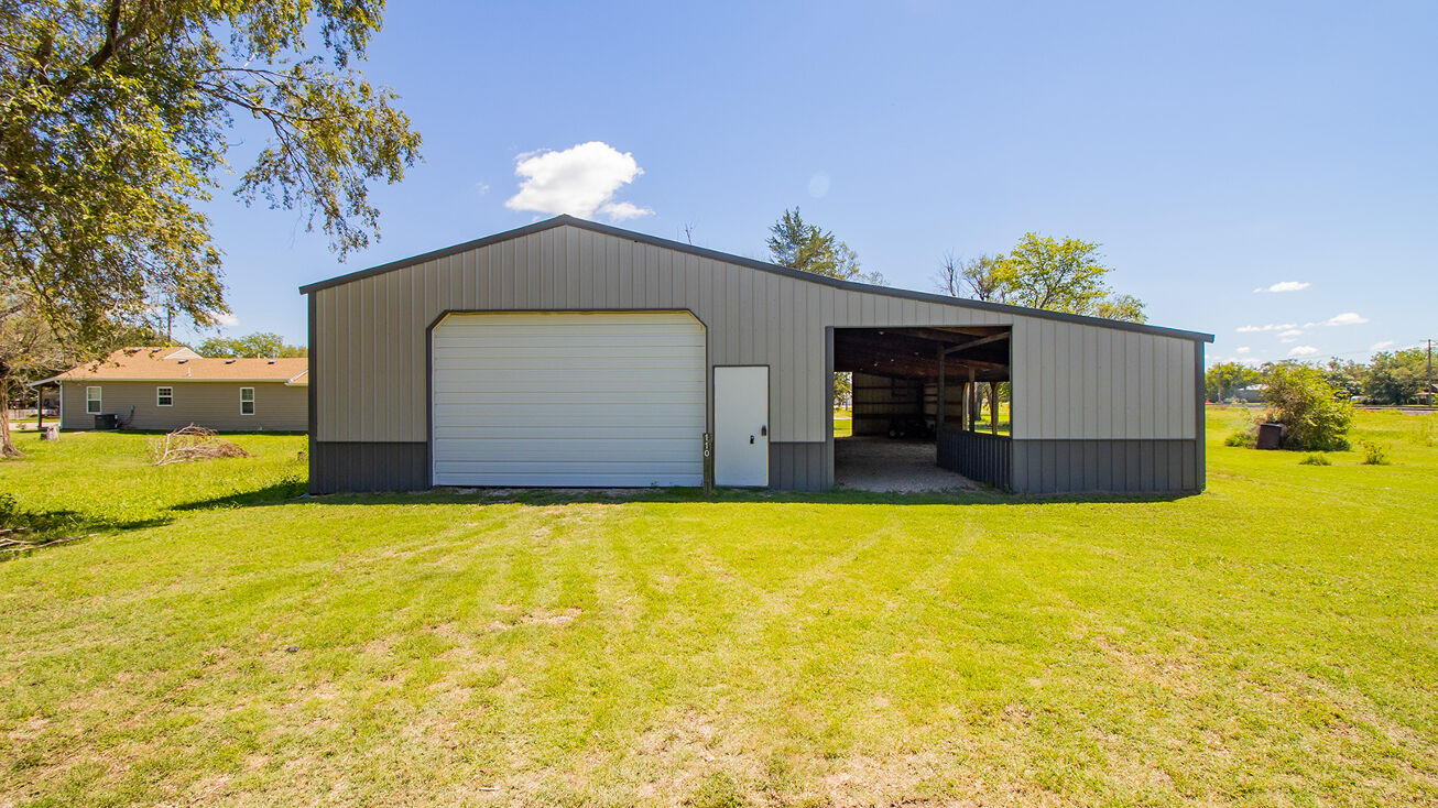 110 N Kansas Ave, Burrton, KS 67020