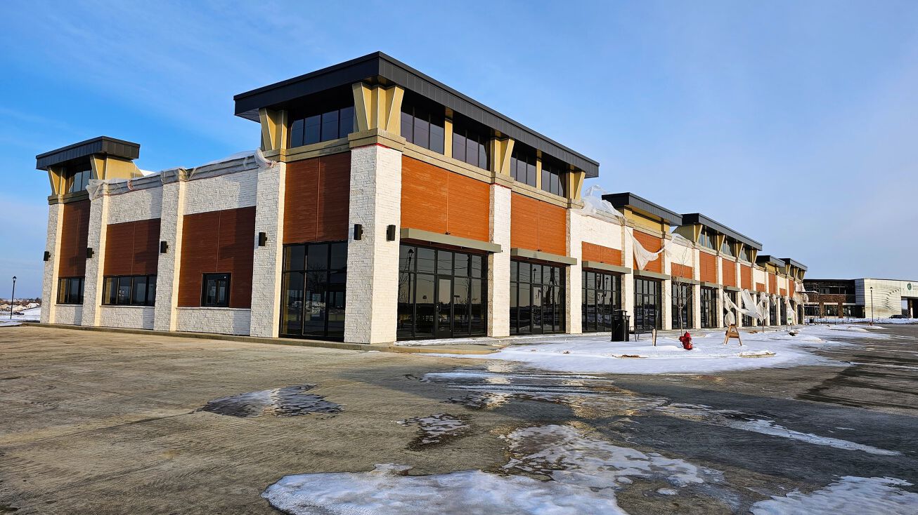 825 NE Gateway Dr, Grimes, IA 50111