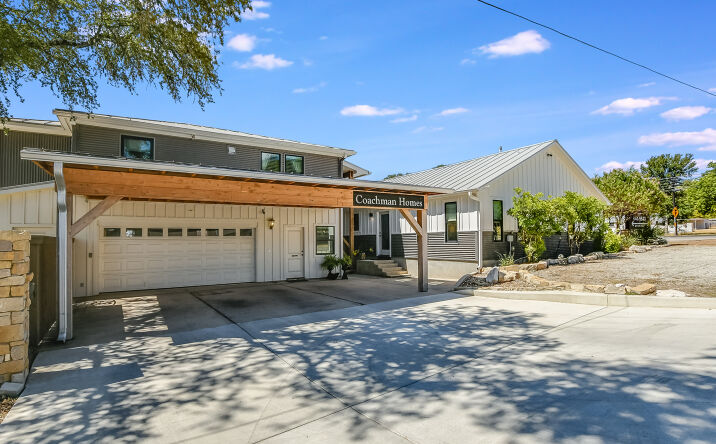 Crossroads in Wimberley, Wimberley