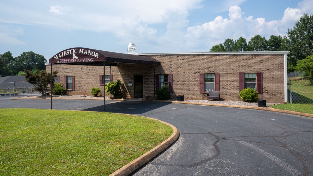 67 Pin Oak Dr, Rock Spring, GA 30739