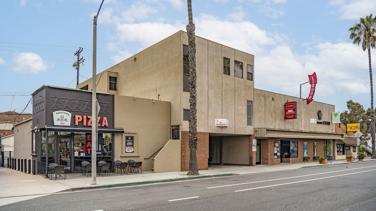 Valentino's pizza long outlet beach