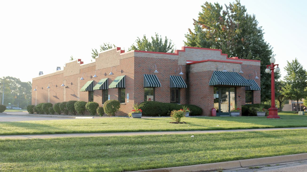 5800 Brockway Rd, Saginaw, MI 48638