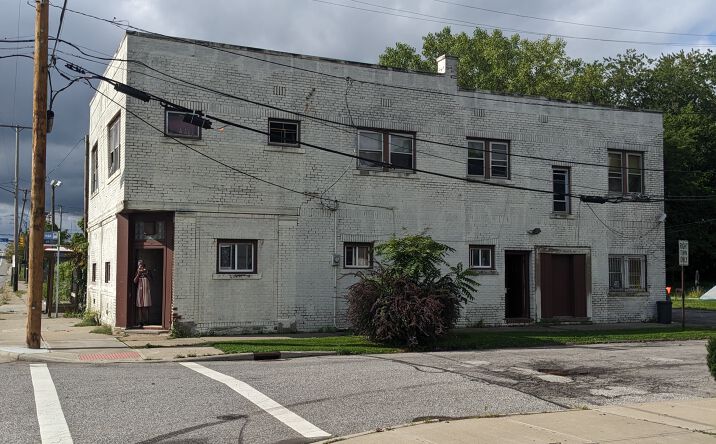 Pictures of Multifamily property located at 576 E 152nd St, Cleveland, OH 44110 for sales - image #1