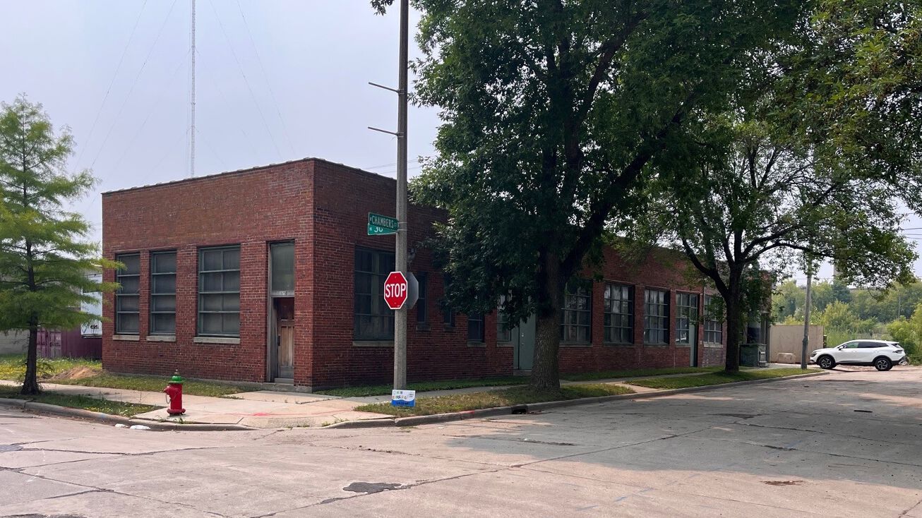 2979 N 30th St, Milwaukee, WI 53210