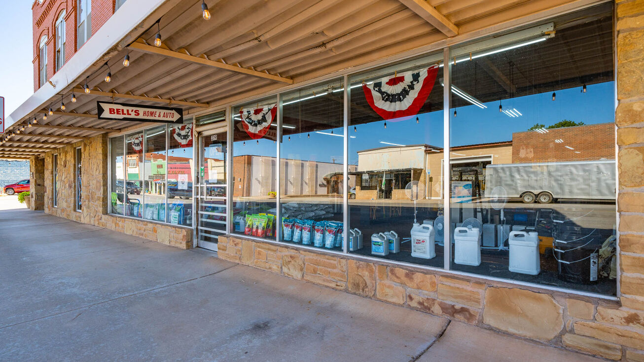 319 S Central Ave, Hamlin, TX 79520