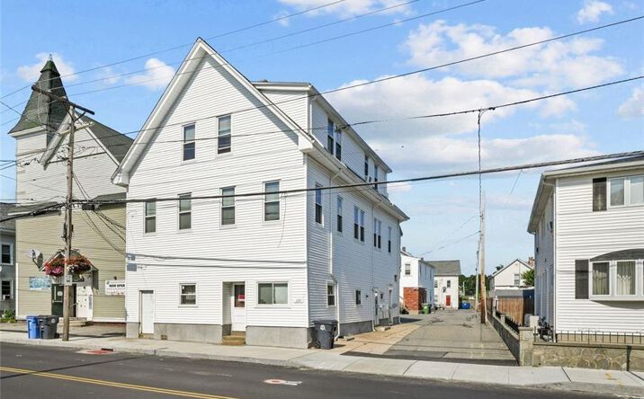 image of property at 12 BELLS CT # 16 Cumberland RI 02864-8392