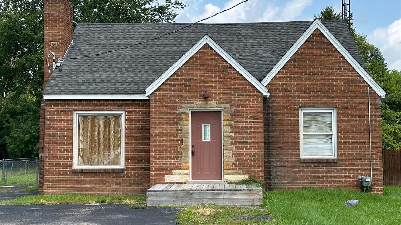 5070 Pierson Rd, Flint, MI 48504