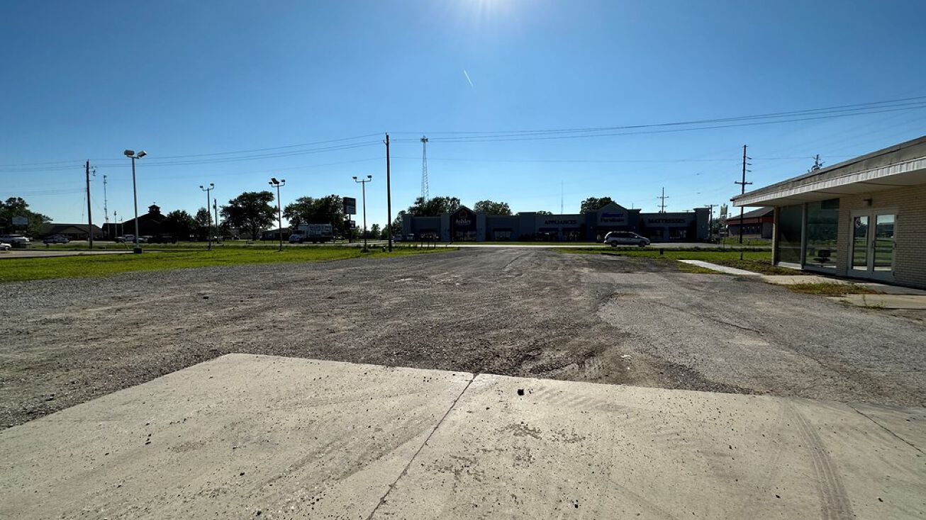 3002 Baltimore St, Lansdowne, MD 21227