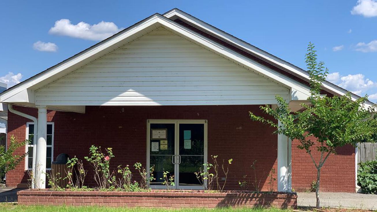 309 City Circle Rd, Baxley, GA 31513