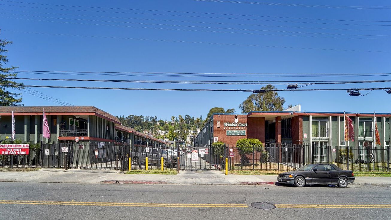 6638 MacArthur Blvd, Oakland, CA 94605