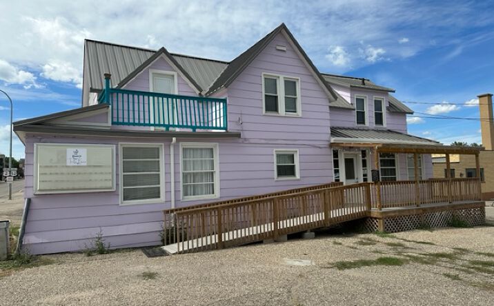 image of property at 417 BURDICK EXPY E Minot ND 58701-4746