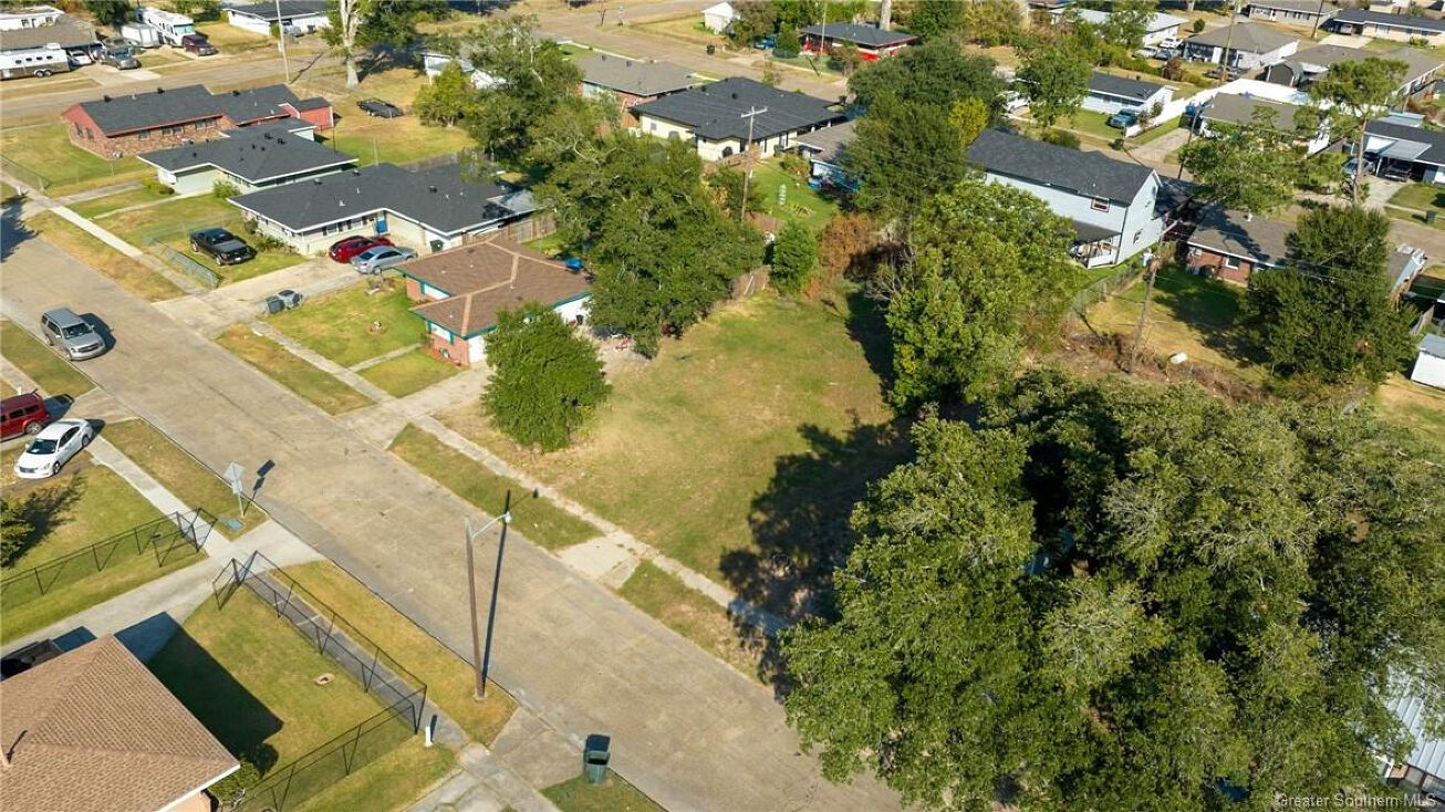 3517 Taylor St, Lake Charles, LA 70607