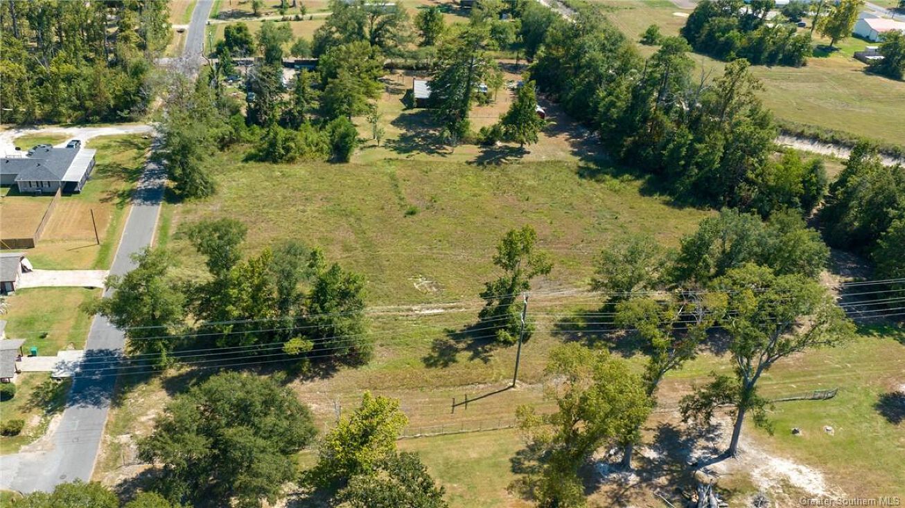 N Grand Ave, DeQuincy, LA 70633