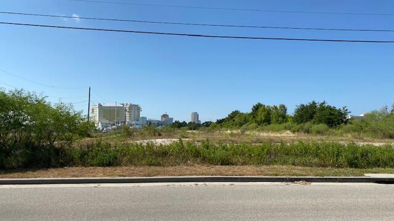 169 5th St, Biloxi, MS 39530