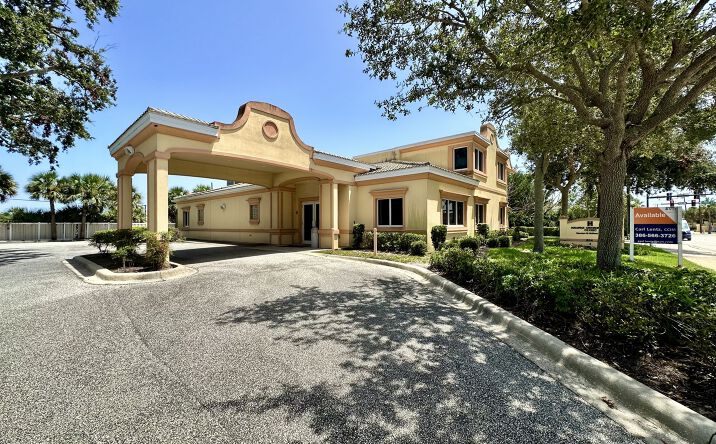 Pictures of Office property located at 614 N Peninsula Dr, Daytona Beach, FL 32118 for sales - image #1