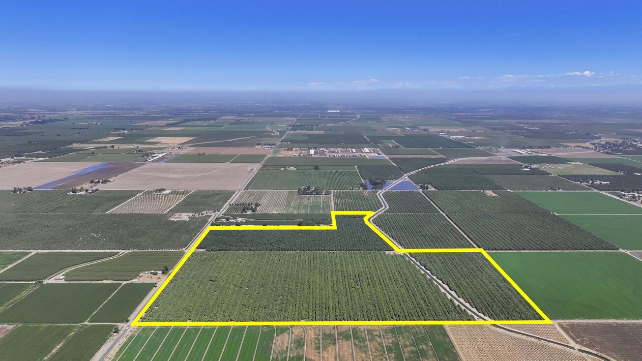 W Lacey Blvd, Hanford, CA 93230