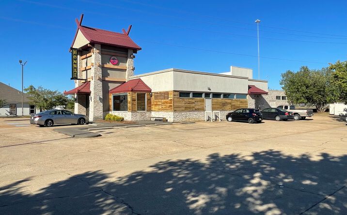 Pictures of Retail property located at 102 Clinton Center Dr, Clinton, MS 39056 for sales - image #1