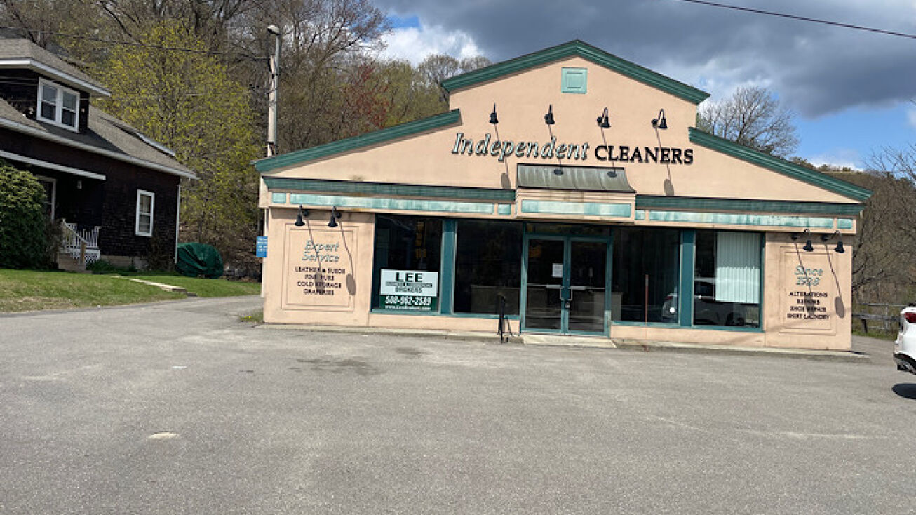 1 Wallace Rd, Fitchburg, MA 01420