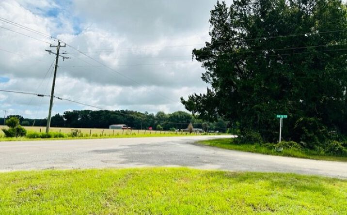 Pictures of Retail, Industrial, Office property located at 7670 115th St, Chiefland, FL 32626 for sales - image #1