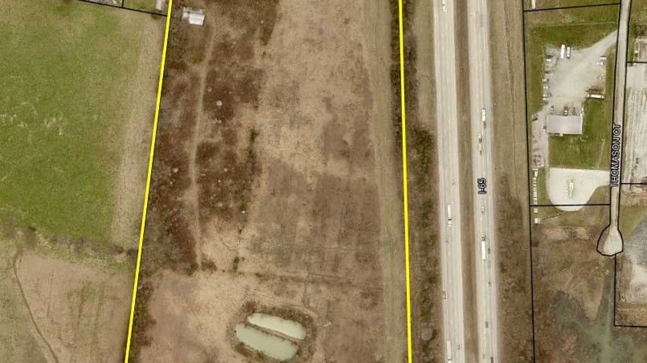 Chapeze Ln, Fox Chase, KY 40165