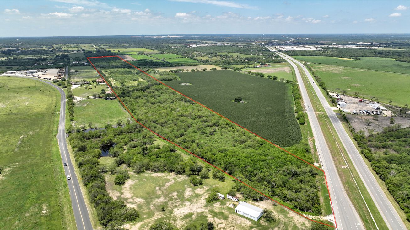 21200 Lamm Rd, Elmendorf, TX 78112