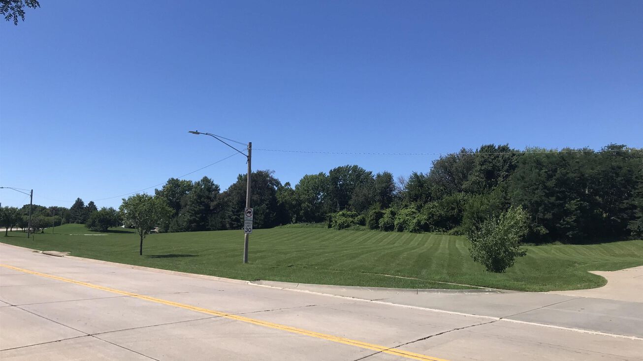 150 W 59th St, Davenport, IA 52806