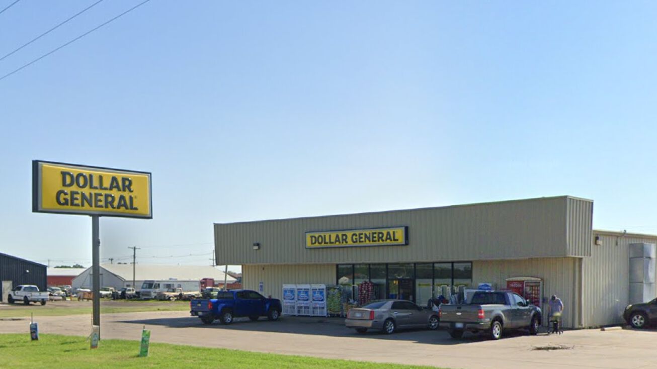 489 S County Rd, Russell, KS 67665