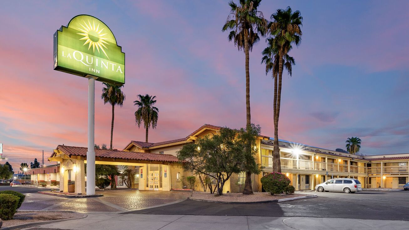 2725 N Black Cyn Hwy, Phoenix, AZ 85009