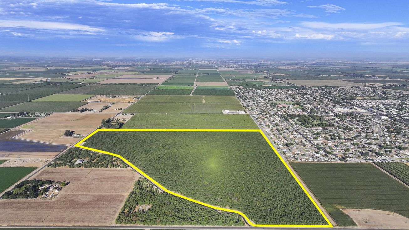 18429 W Lacey Blvd, Lemoore, CA 93245