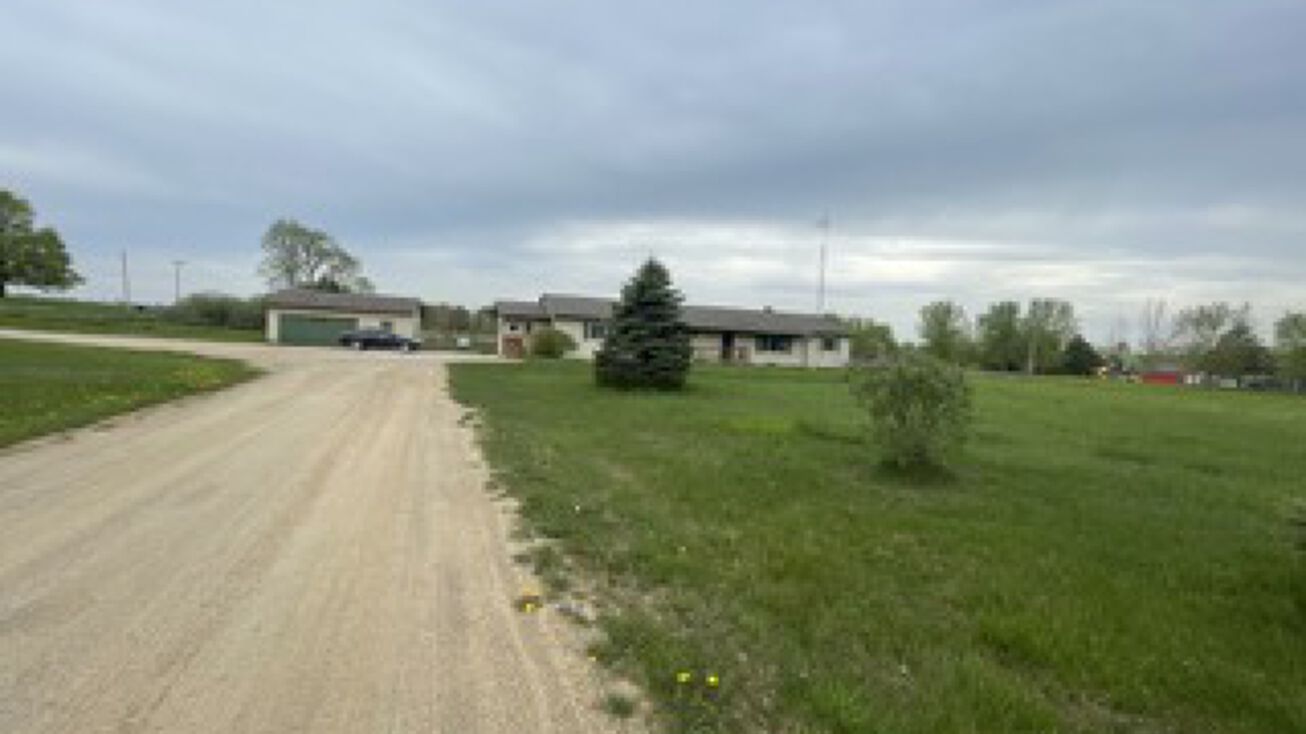 4521 Stanley Rd, Columbiaville, MI 48421