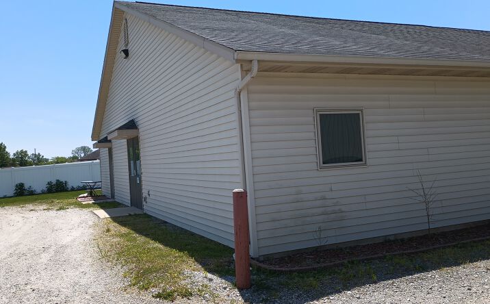 Pictures of Mixed Use, Office property located at 915 S 11th St, Decatur, IN 46733 for comps - image #1