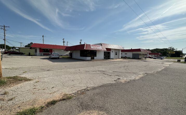 Pictures of Mixed Use, Office, Retail, Special Purpose property located at 110 W Carl Hubbel Blvd, Meeker, OK 74855 for sales - image #1