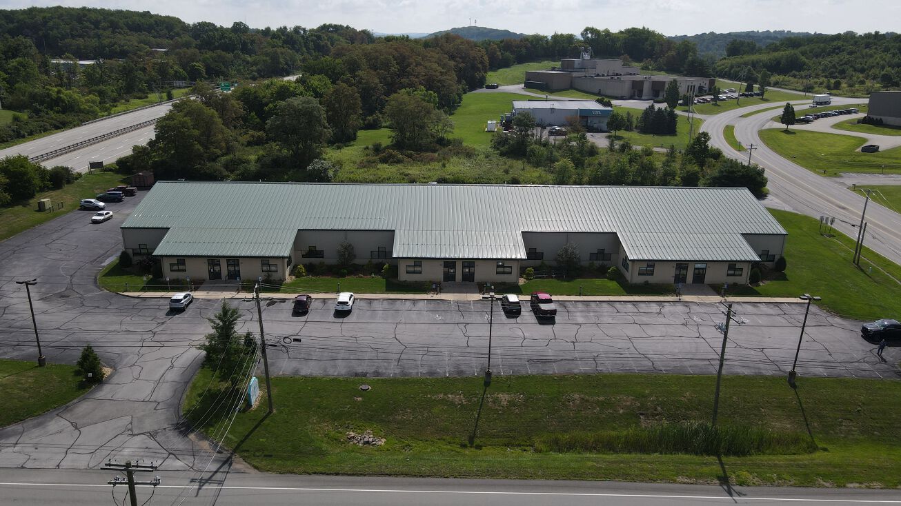 7787 Glade Dr, Kittanning, PA 16201