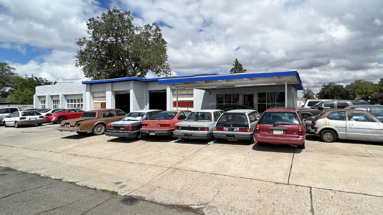 1901 Alvarado Dr NE, Albuquerque, NM 87110