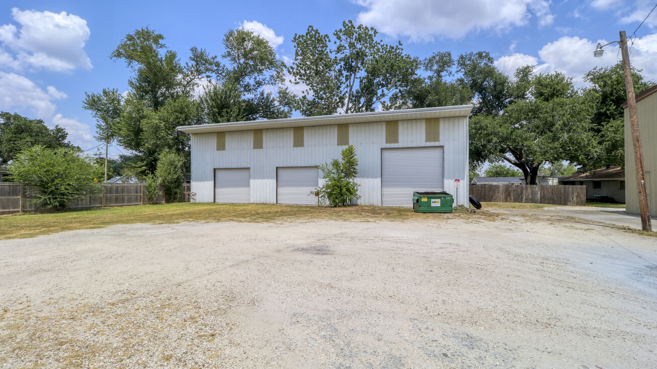 420 W McNeese St, Lake Charles, LA 70605