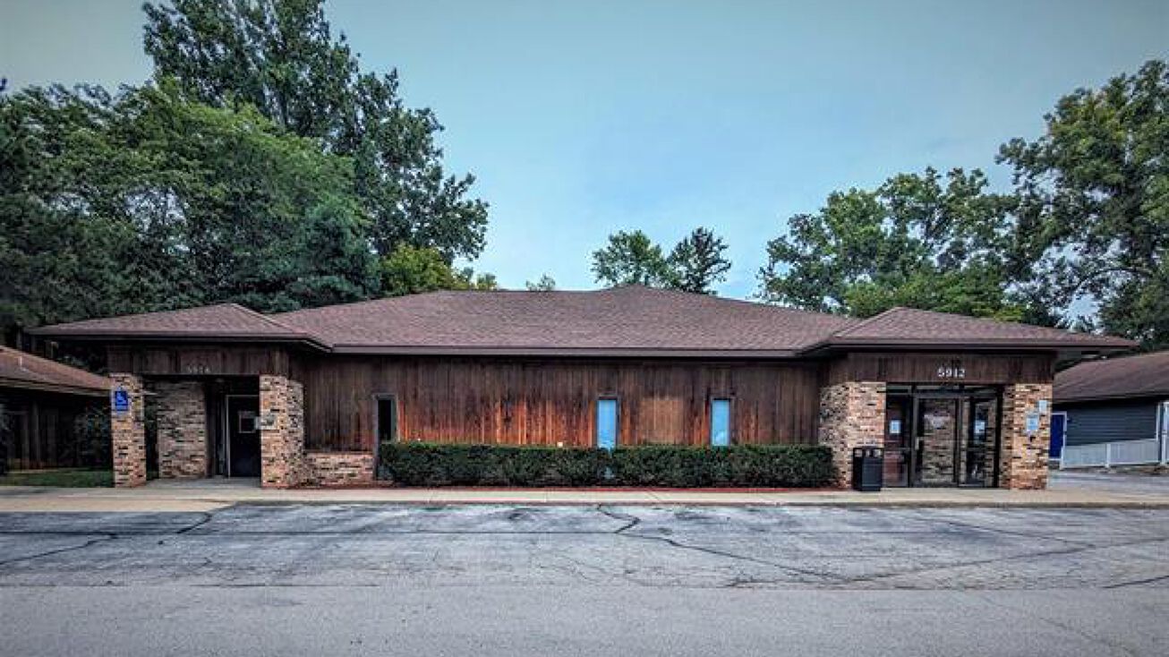 5912 Eastman Ave, Midland, MI 48640