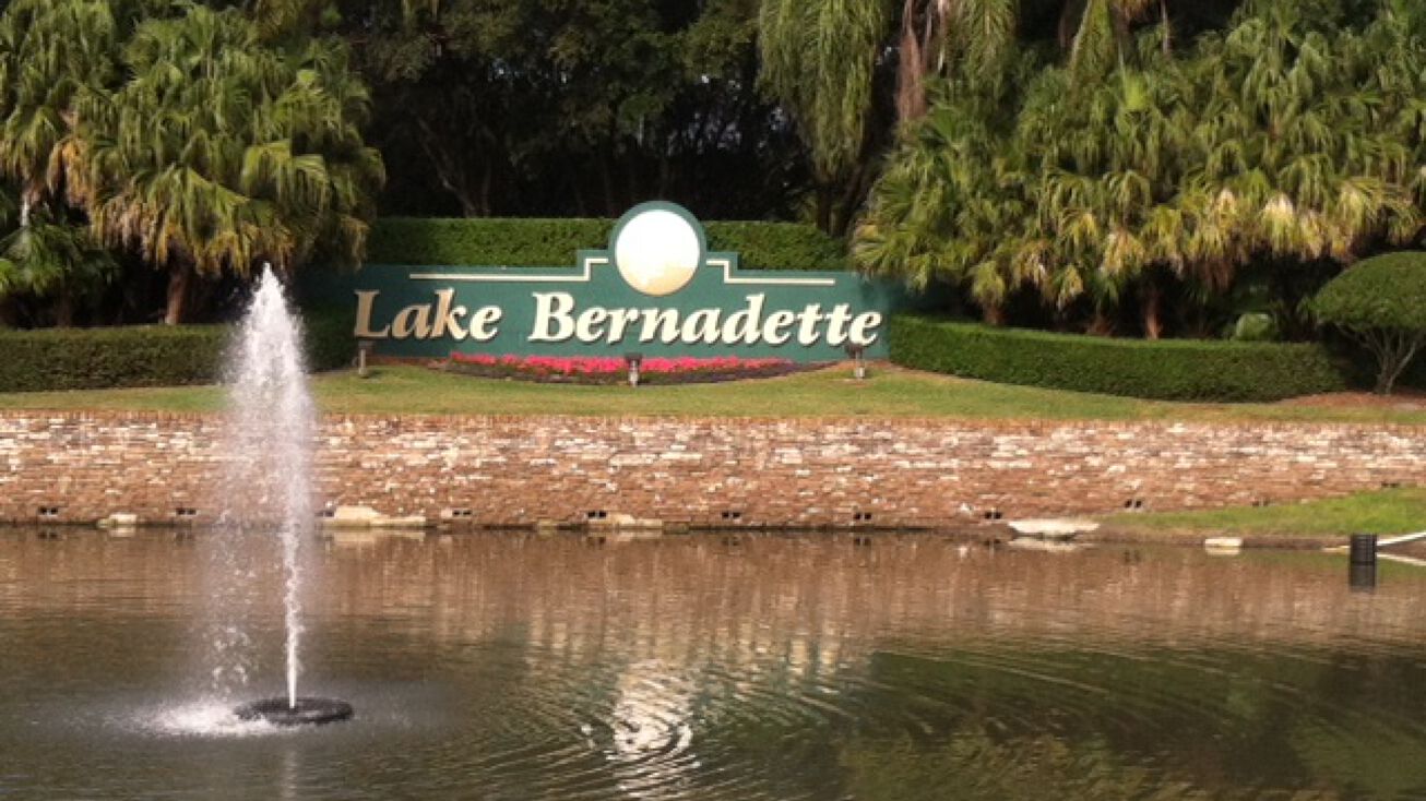 Golf Links Blvd, Zephyrhills, FL 33541